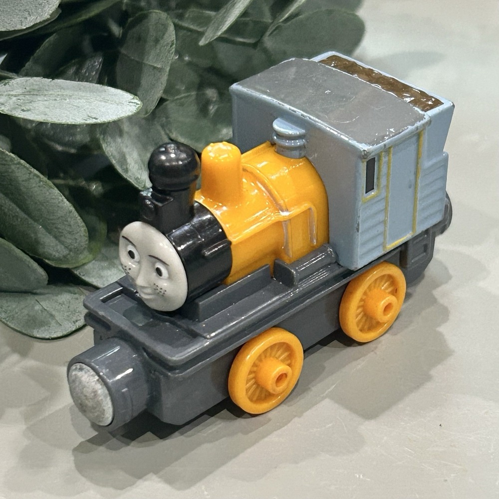 Thomas The Train DASH Die Cast Metal Tank Engine Friends Diecast - Rare HTF
